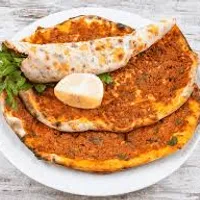 Turkse Pizza - Dunya Grill