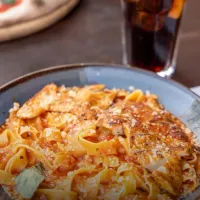 Domates Soslu Tavuklu Fettucine - Milano