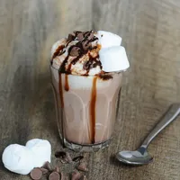 Çikolatalı Ice Latte - Mavi Beyaz Boncuk Kafe