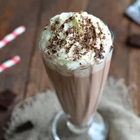 Çikolatalı Milkshake - Mavi Beyaz Boncuk Kafe
