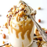 Antep Fıstıklı Milkshake - Mavi Beyaz Boncuk Kafe
