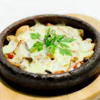 Kaşarlı Güveçte Mantar - Lalezar Restaurant