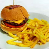 Cheeseburger - Lalezar Restaurant